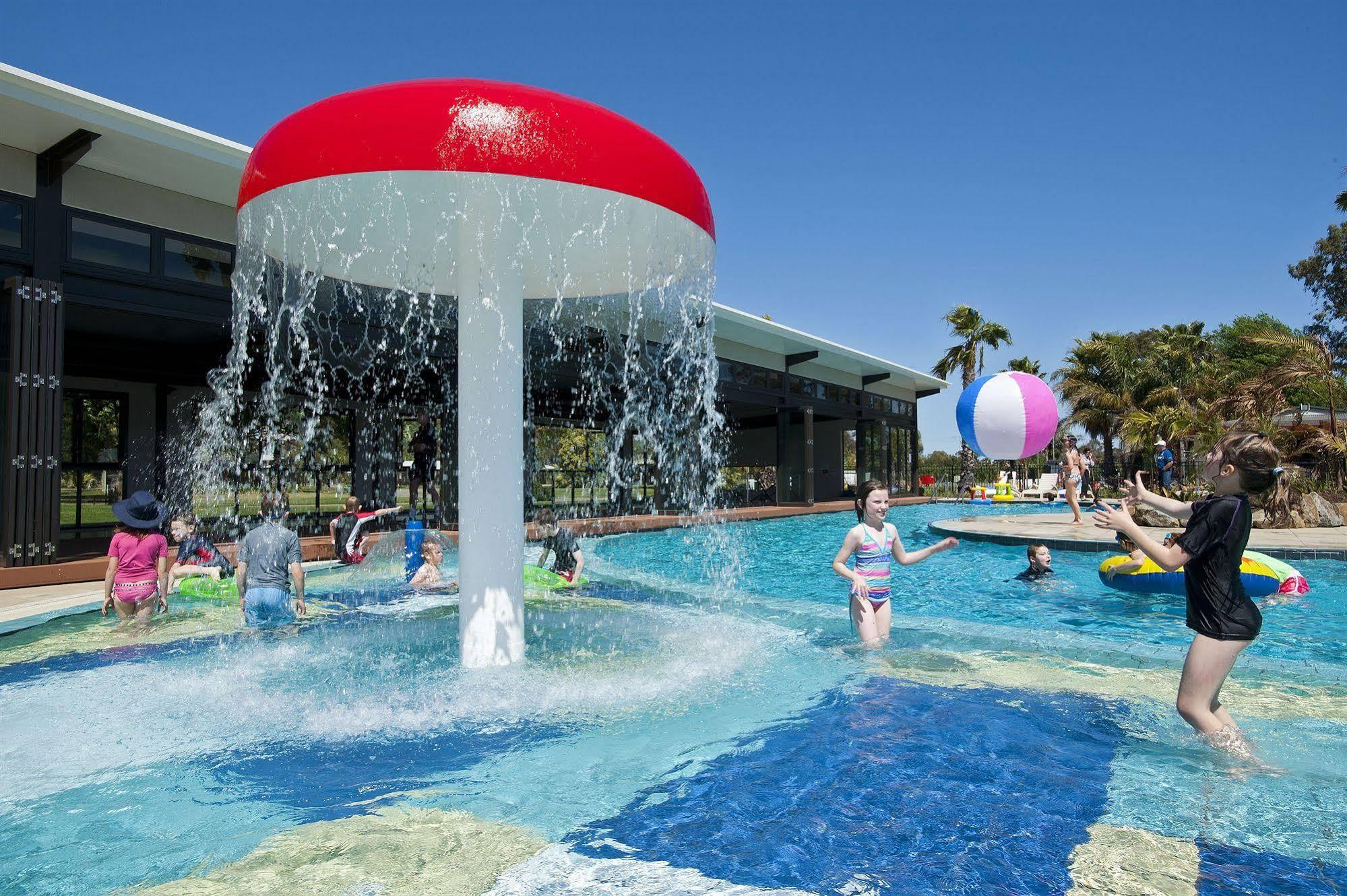 Racv Cobram Resort Exterior photo