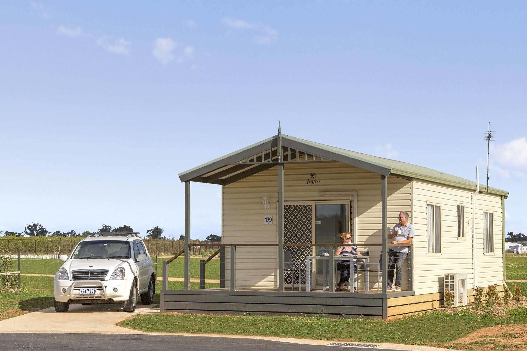 Racv Cobram Resort Exterior photo